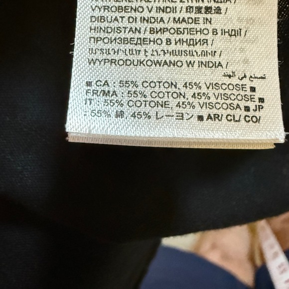 GAP Black XL V-Neck Top Ruffle Neckline Short Sleeve Blouse XL - Picture 5 of 8